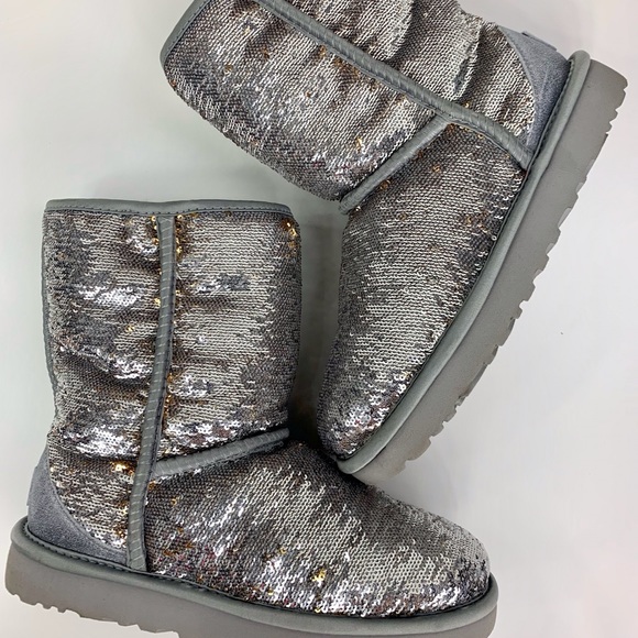 UGG CLASSIC SHORT COSMOS SEQUIN BOOT 6 - Picture 12 of 16